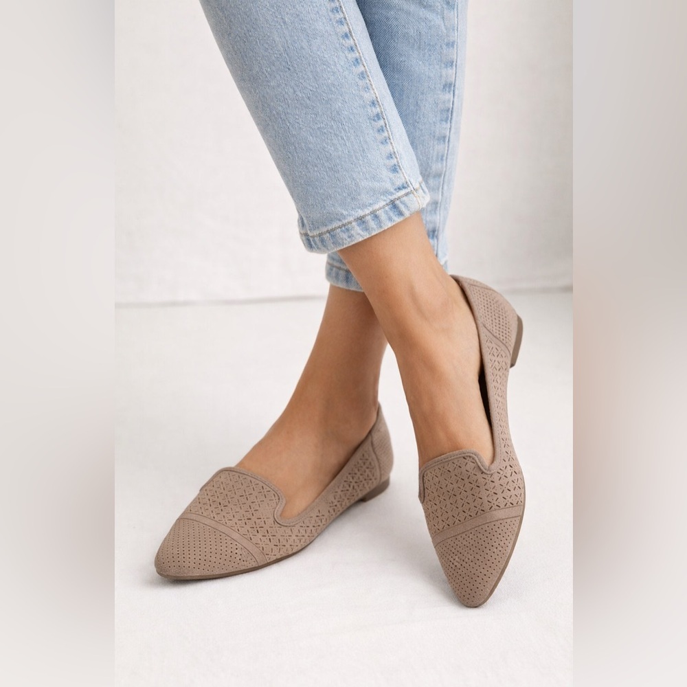 ✨XOXO Taupe Perforated Pointed Toe Flats Chic‎ Minimal Slip On Women 6.5✨